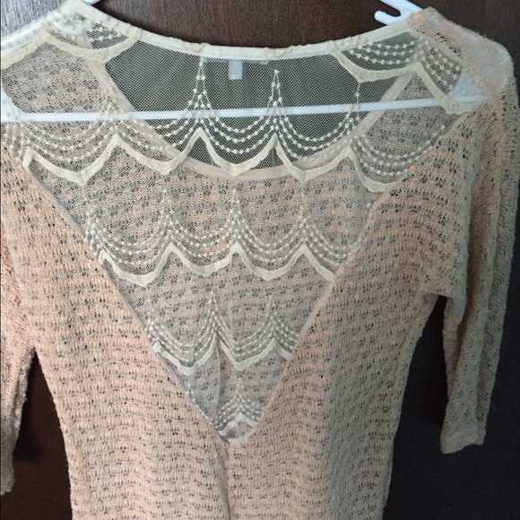 Knitted shirt with lace back - Picture 2 of 2