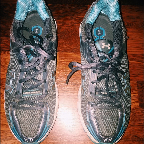 Size 10 Under Armour