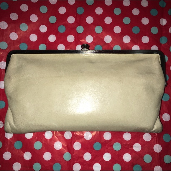 HOBO Handbags - ❤️ Hobo Lauren Wallet ❤️