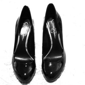 Jessica Simpson black pumps!!