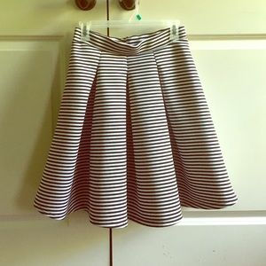 Mid pleated skirt
