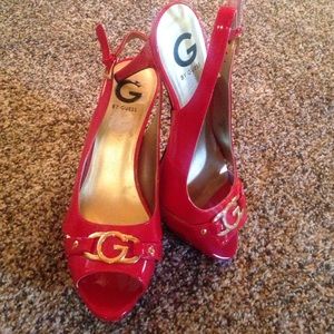 NEW Guess - sexy red patent leather 9 stilettos