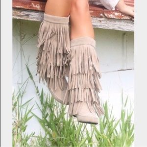 💋Boho Taupe fringe boots size 10