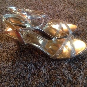 NEW Gold strappy wedding / prom heels 9 sexy