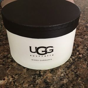 Ugg earmuffs box
