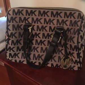 Michael kors purse