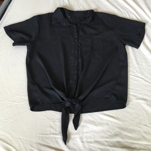 Black collared crop top