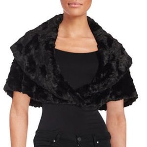 🆕 Faux Fur Capelet