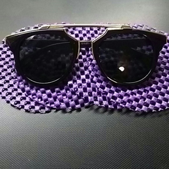 Accessories - Retro sunglasses