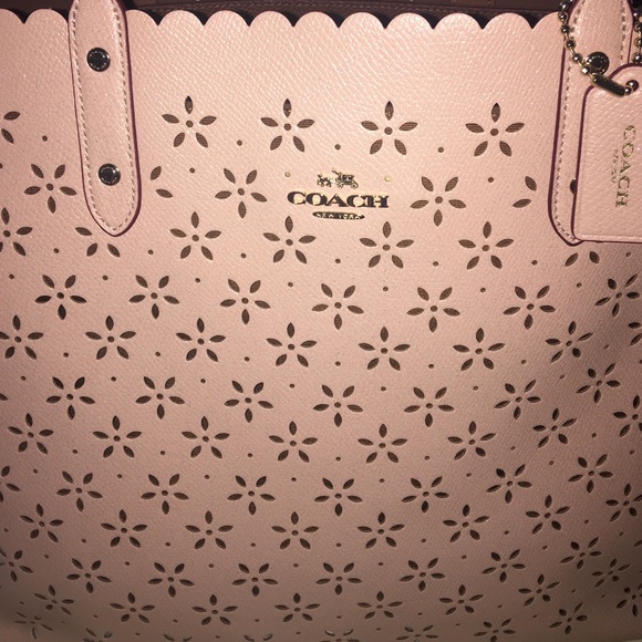 🚫SOLD🚫 Coach City Tote - Picture 2 of 4