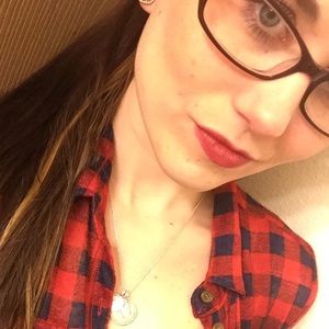 Meet your Posher, Cass