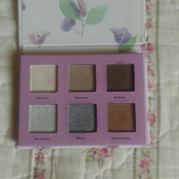 Ulta makeup bundle PRICE NEGOTIABLE - Picture 2 of 3