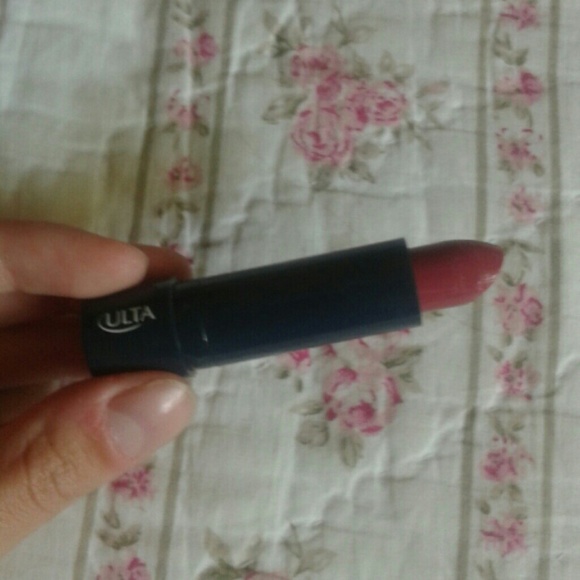 Ulta makeup bundle PRICE NEGOTIABLE - Picture 3 of 3