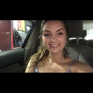 Meet your Posher, Lexie