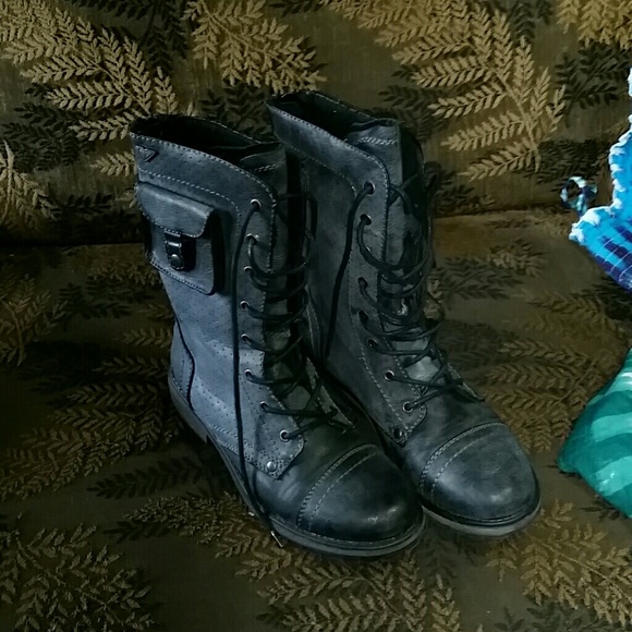 Roxy boots