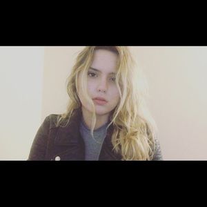 POSHMARK FOLLOWERS DO ME A FAVOR❤️