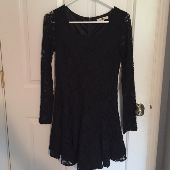 Size Medium Ya black lace dress