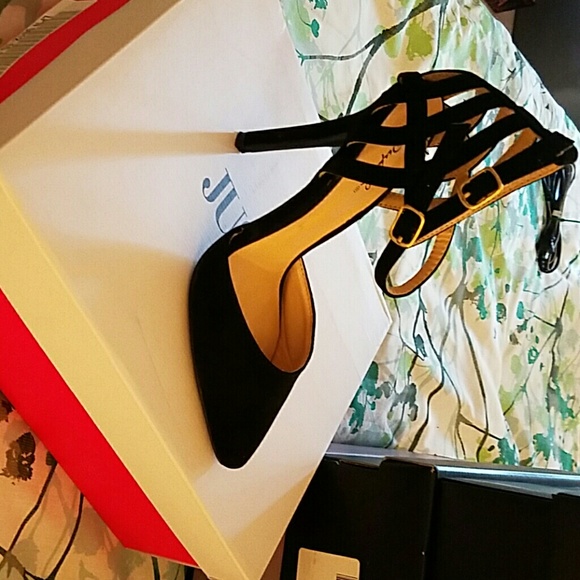 A pair of black shoes