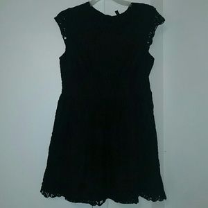 H&M black lace cocktail dress (large/xl size)