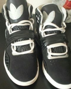 Adidas Sneakers