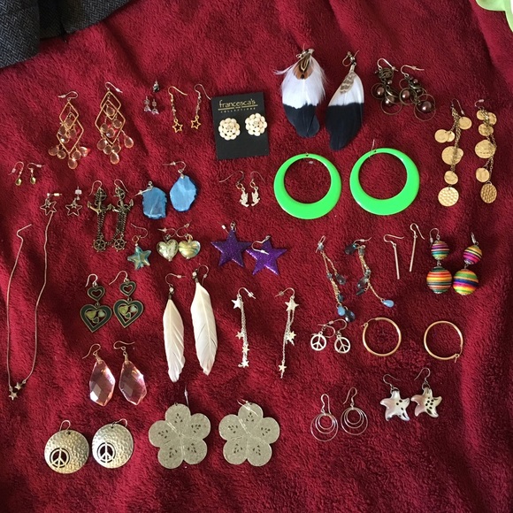 Bundle of 29 pairs of earrings