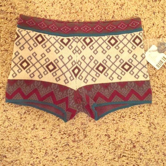 Ecoté Aztec bloomer shorts
