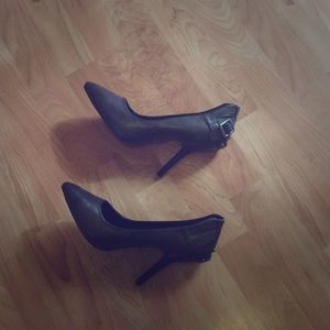 New Vera Wang Pumps