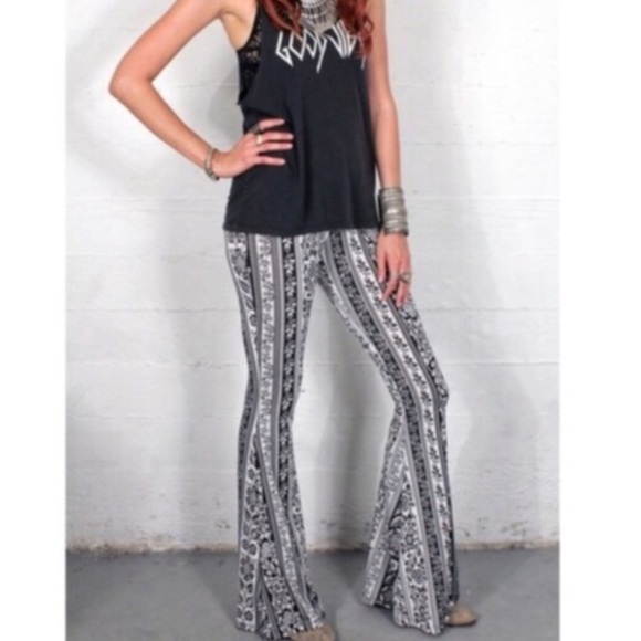 Gypsan ethical Kendall Jenner bell bottoms - Picture 3 of 4