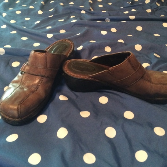Clogs