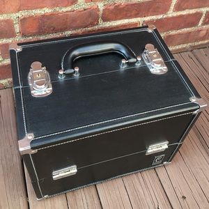 caboodles makeup/hair accessories trunk