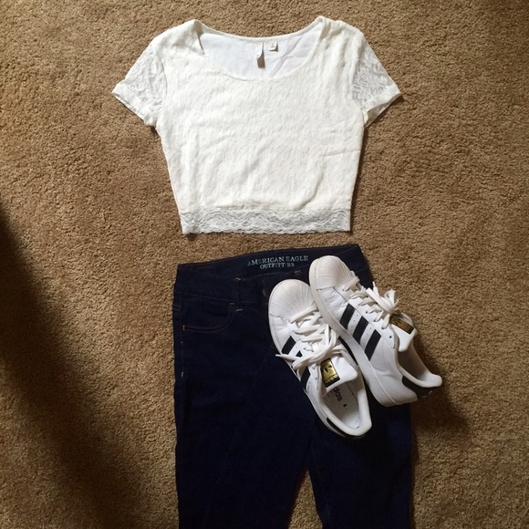 Frenchi- Lace white crop top