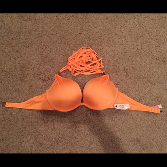 34C Victoria Secret the hottie halter top