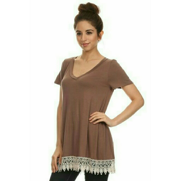 Short sleeve v-neck lace trim tunic top NWT - Picture 3 of 4