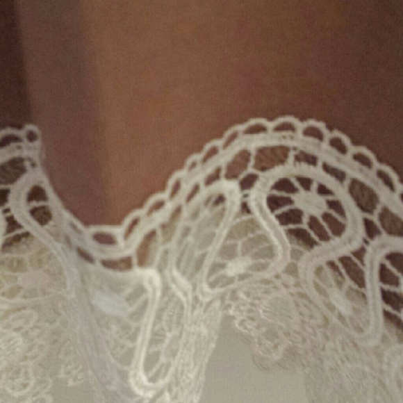 Short sleeve v-neck lace trim tunic top NWT - Picture 4 of 4