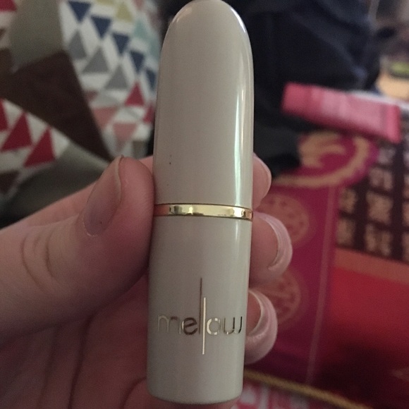 Mellow Lipstick 💄 - Picture 3 of 4