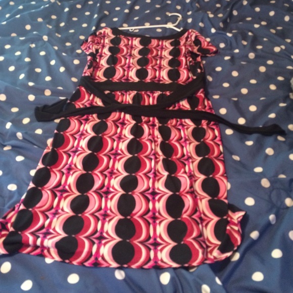 Dress - Picture 2 of 2
