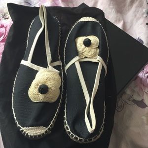 Vintage Chanel camellia Espadrilles B&W Flats Vintage Chanel camellia Espadrilles B&W Flats