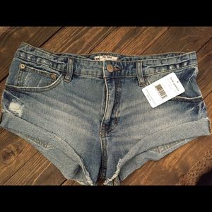SOLD!!NWT Free people Jean shorts