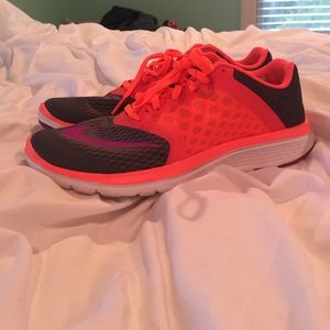 Nike shoes size 7.5