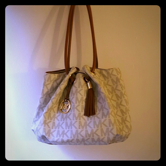 **PRICE DROP ** AUTHENTIC Michael Kors Bag