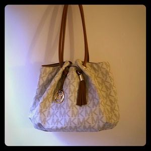 **PRICE DROP ** AUTHENTIC Michael Kors Bag