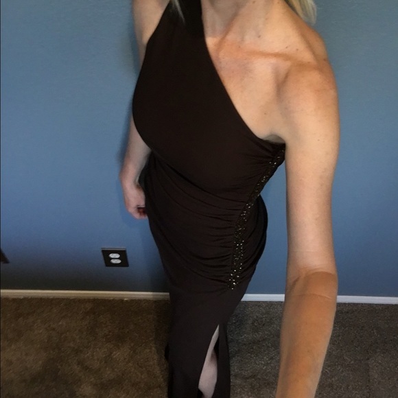 Laundry by Shelli Segal One-Shoulder Gown.