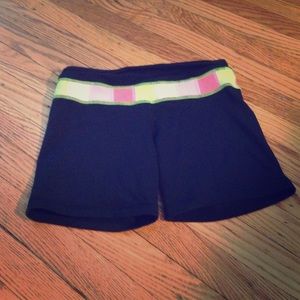 💙🔹🔷Lulu lemon size 4 shorts🔹🔷💙
