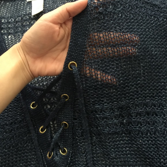 Cache knit blouse. - Picture 3 of 3