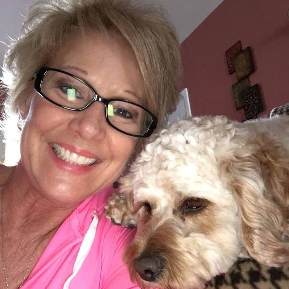 Meet your Posher, Debbie