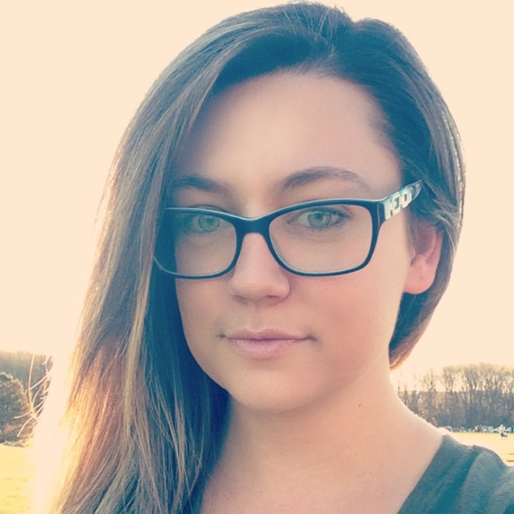 Meet your Posher, Melissa - Picture 1 of 1