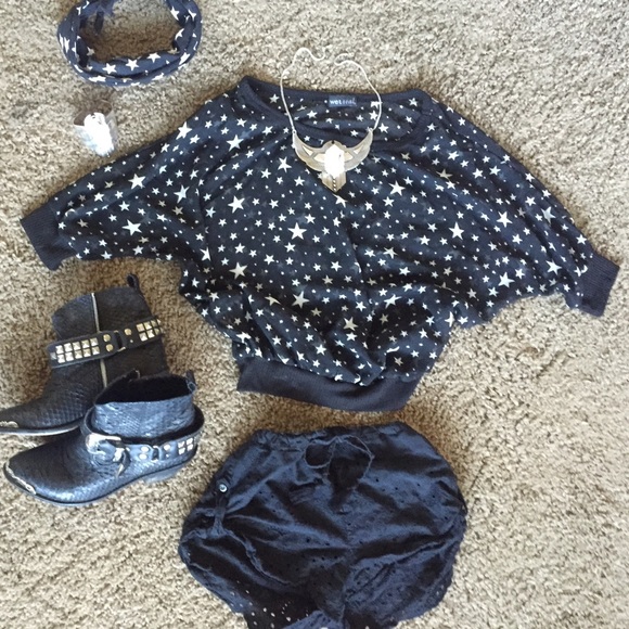Wet Seal Tops - Wet Seal Boho Gypsy Star Blouse Top