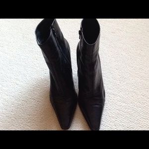 Nine West size 9 black leather boots