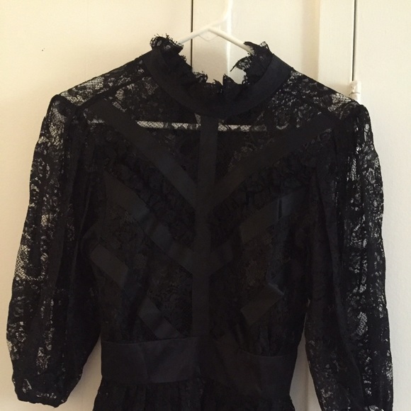 Single lace top