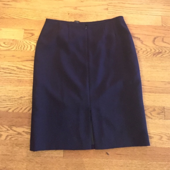 Deep purple skirt - Picture 2 of 2